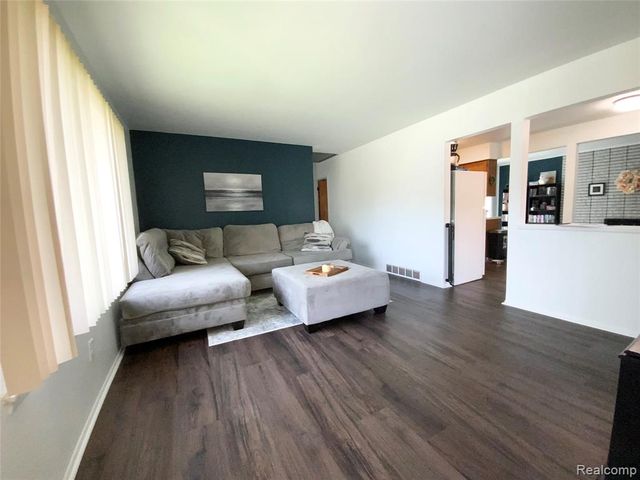 27323 Crestwood Drive, Warren, MI 48088
