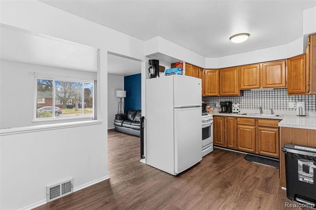 27323 Crestwood Drive, Warren, MI 48088