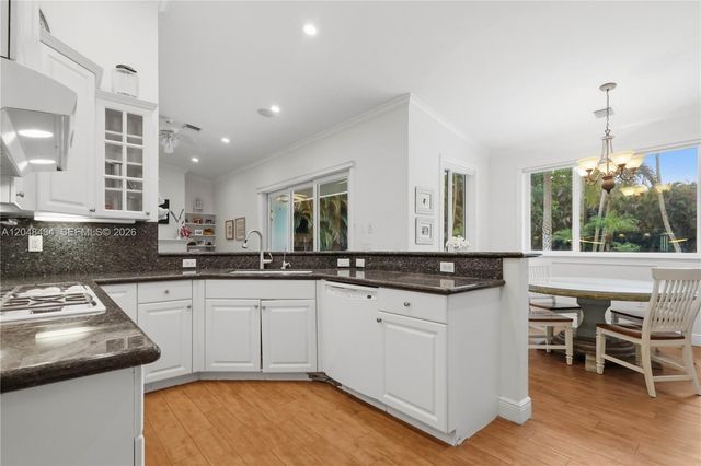 12200 NW 21st Ct, Plantation, FL 33323