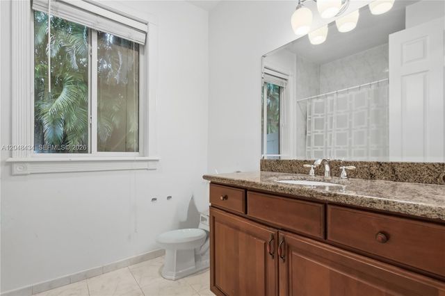 12200 NW 21st Ct, Plantation, FL 33323