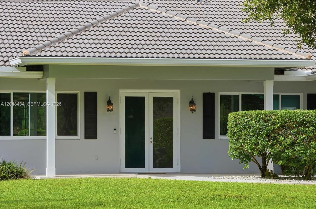 12200 NW 21st Ct, Plantation, FL 33323
