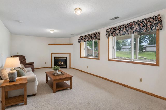 14116 Essex Lane, Apple Valley, MN 55124