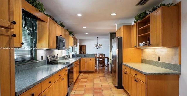19505 SW 272nd St, Homestead, FL 33031