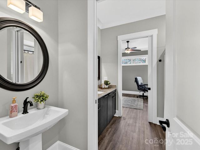 111 Aqua Drive, Mooresville, NC 28117