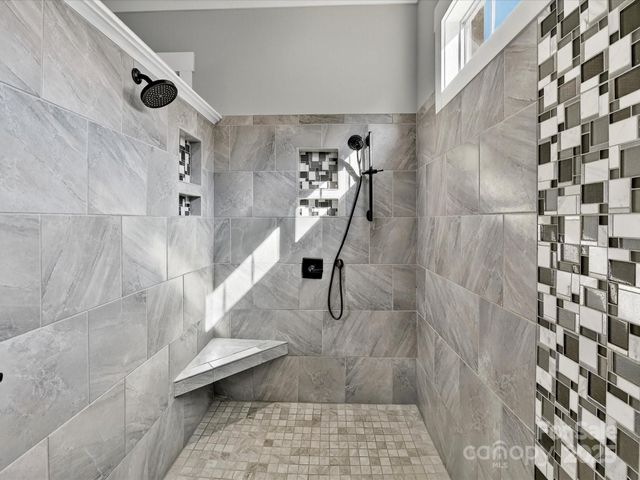 111 Aqua Drive, Mooresville, NC 28117