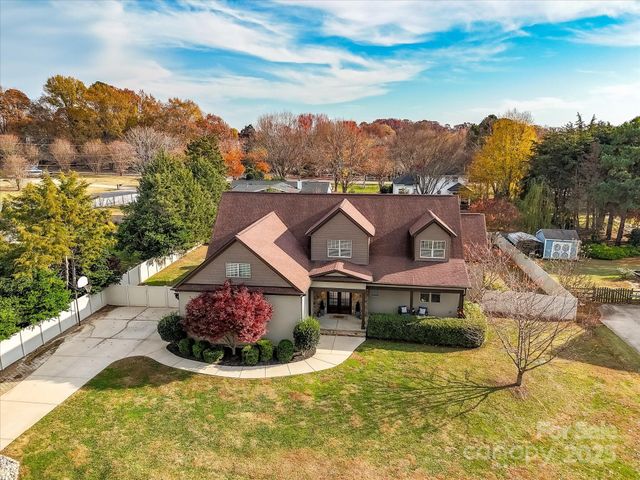 111 Aqua Drive, Mooresville, NC 28117