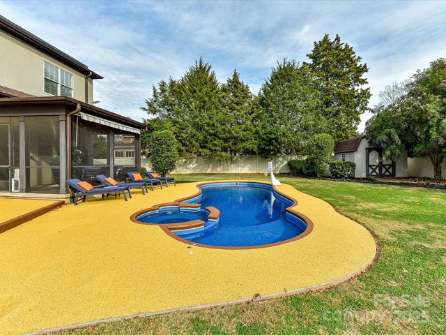 111 Aqua Drive, Mooresville, NC 28117