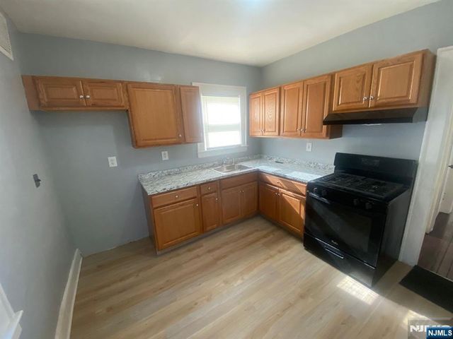 133 Willowdale Avenue, Montclair, NJ 07042