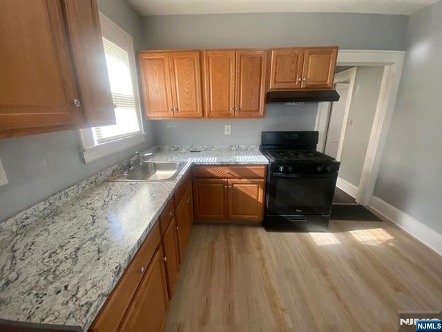 133 Willowdale Avenue, Montclair, NJ 07042