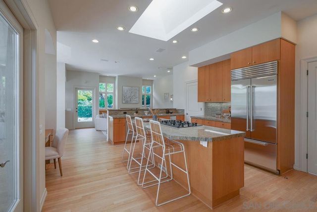 5931 La Jolla Corona, La Jolla, CA 92037