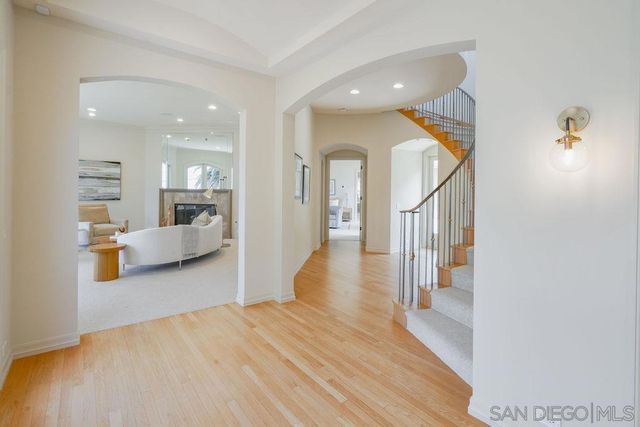 5931 La Jolla Corona, La Jolla, CA 92037