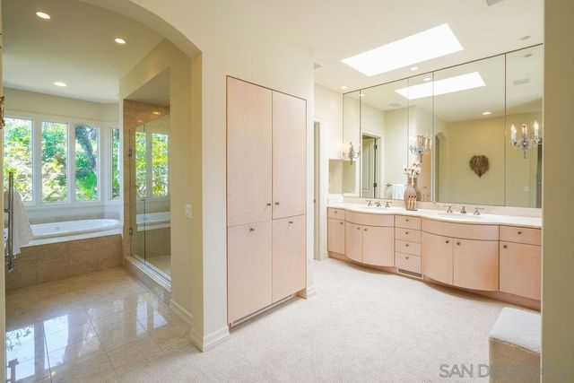 5931 La Jolla Corona, La Jolla, CA 92037