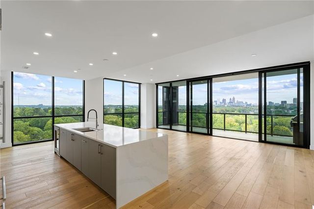 2425 Peachtree Road NE 1409, Atlanta, GA 30305