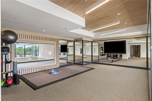 2425 Peachtree Road NE 1409, Atlanta, GA 30305