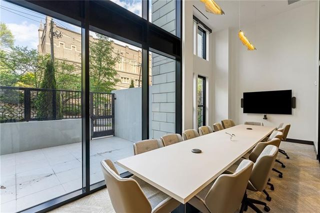 2425 Peachtree Road NE 1409, Atlanta, GA 30305
