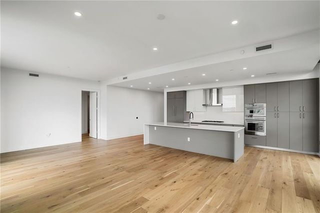 2425 Peachtree Road NE 1409, Atlanta, GA 30305