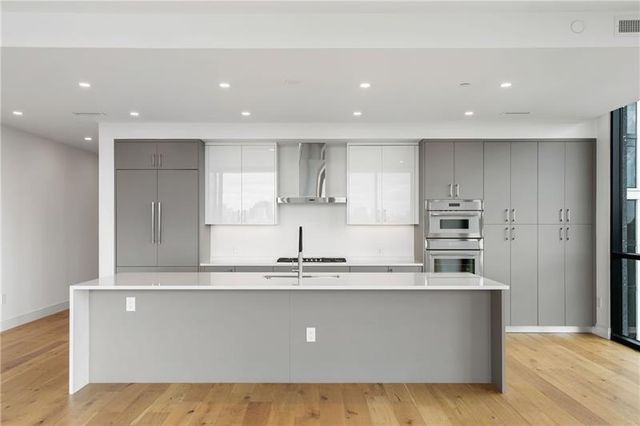 2425 Peachtree Road NE 1409, Atlanta, GA 30305