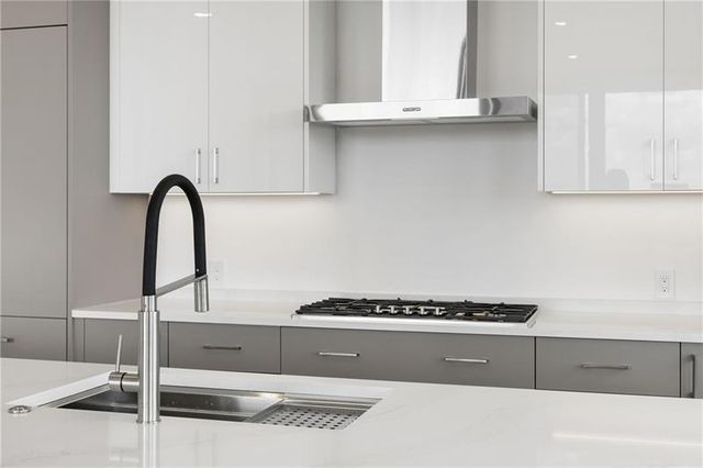 2425 Peachtree Road NE 1409, Atlanta, GA 30305