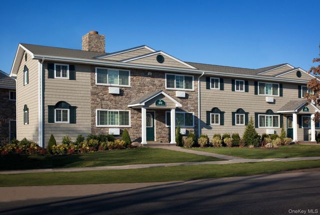 235 Lakeland Avenue 2-4B, Sayville, NY 11782