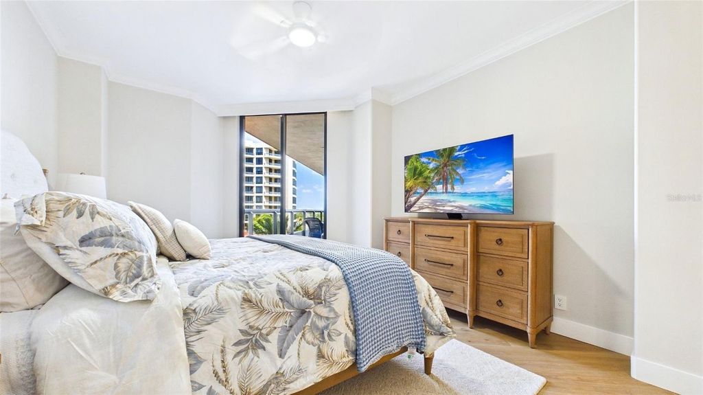 Image 27 of property listing at 1241 GULF OF MEXICO DRIVE 506, Longboat Key, FL 34228