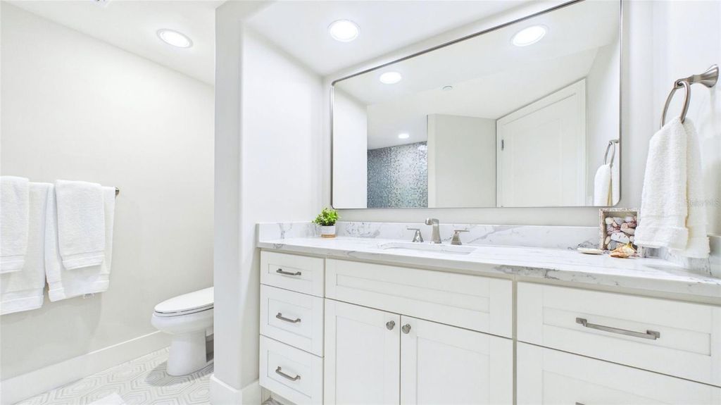 Image 28 of property listing at 1241 GULF OF MEXICO DRIVE 506, Longboat Key, FL 34228