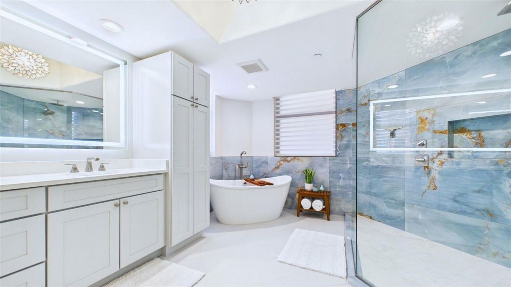 Image 41 of property listing at 1241 GULF OF MEXICO DRIVE 506, Longboat Key, FL 34228