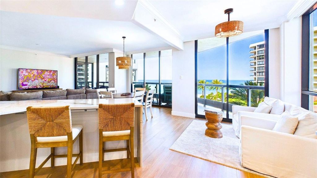 Image 9 of property listing at 1241 GULF OF MEXICO DRIVE 506, Longboat Key, FL 34228