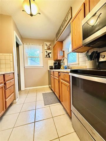 9817 E 67th Terrace, Raytown, MO 64133