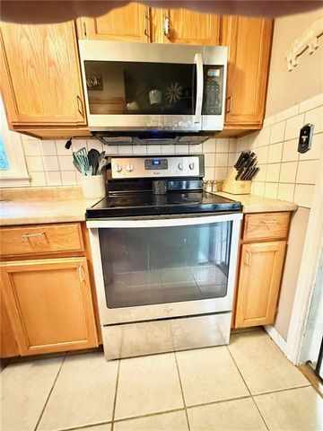 9817 E 67th Terrace, Raytown, MO 64133