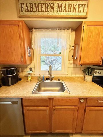 9817 E 67th Terrace, Raytown, MO 64133