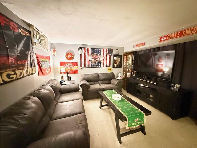 9817 E 67th Terrace, Raytown, MO 64133