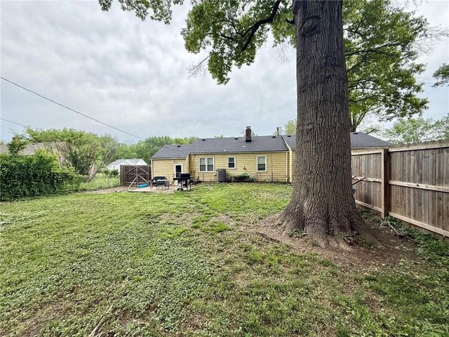 9817 E 67th Terrace, Raytown, MO 64133