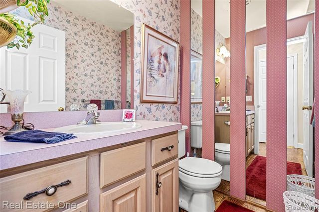 420 Rosario Lane, White Lake, MI 48386