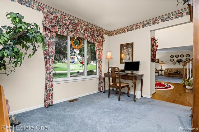 420 Rosario Lane, White Lake, MI 48386
