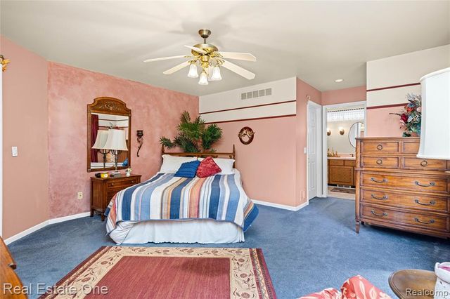 420 Rosario Lane, White Lake, MI 48386