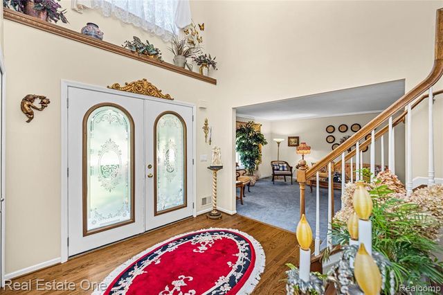420 Rosario Lane, White Lake, MI 48386
