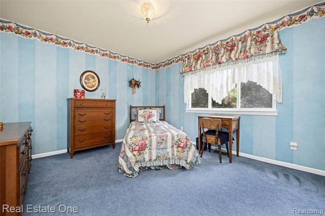420 Rosario Lane, White Lake, MI 48386
