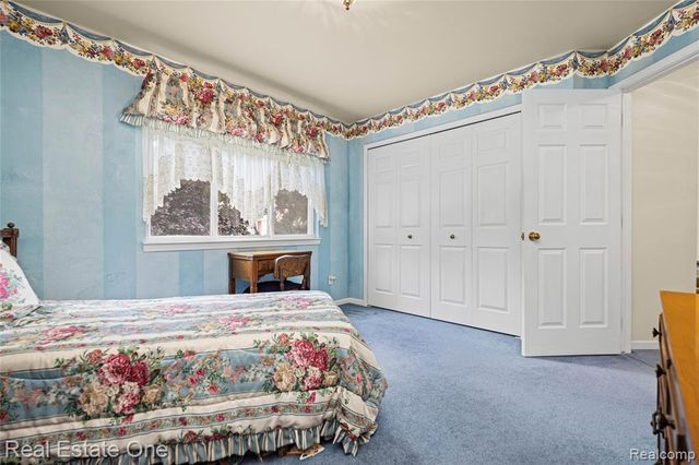 420 Rosario Lane, White Lake, MI 48386
