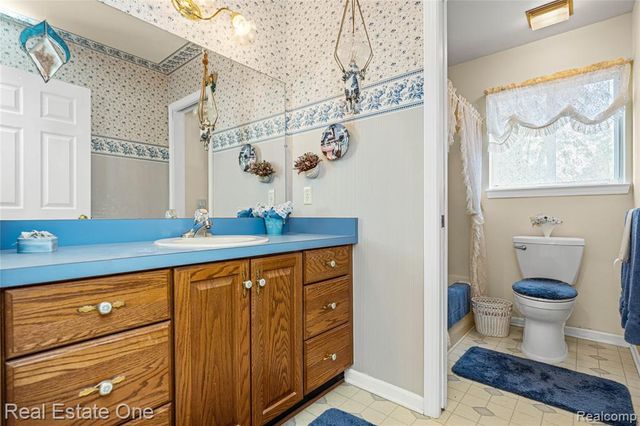 420 Rosario Lane, White Lake, MI 48386