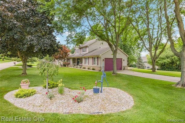 420 Rosario Lane, White Lake, MI 48386