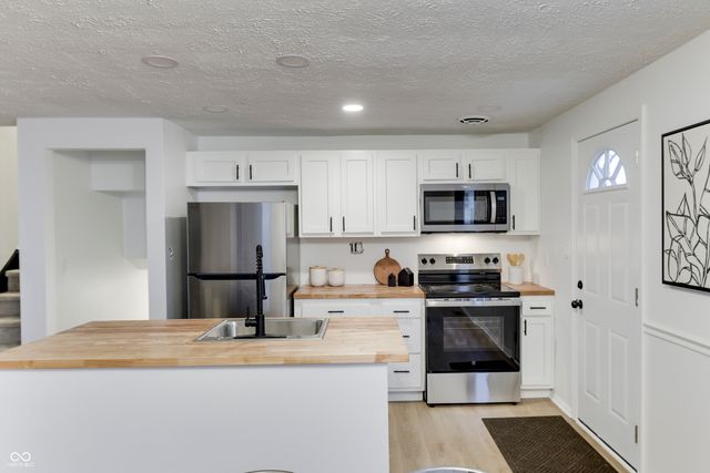 1250 Commission Road, Greenwood, IN 46142