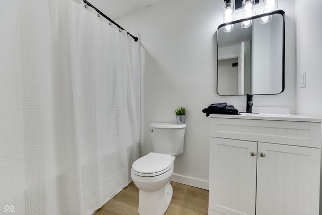 1250 Commission Road, Greenwood, IN 46142