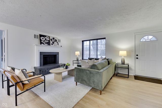 1250 Commission Road, Greenwood, IN 46142