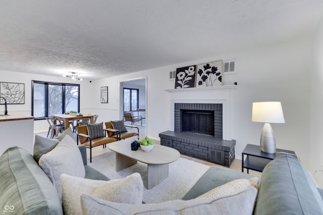 1250 Commission Road, Greenwood, IN 46142