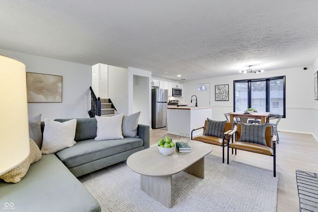 1250 Commission Road, Greenwood, IN 46142