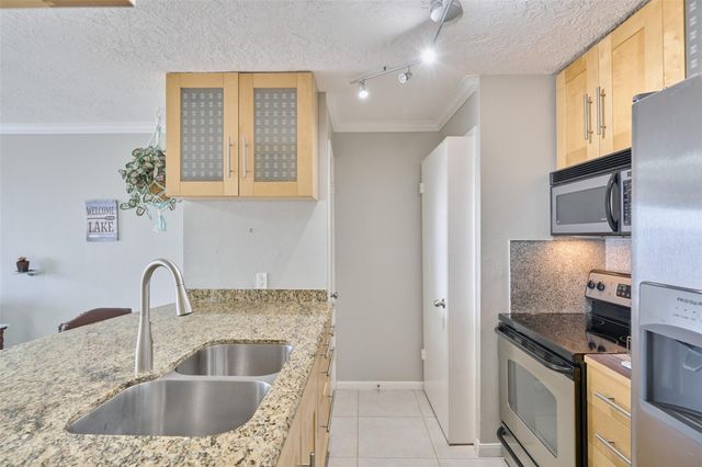 801 River Road 105D, Montgomery, TX 77356