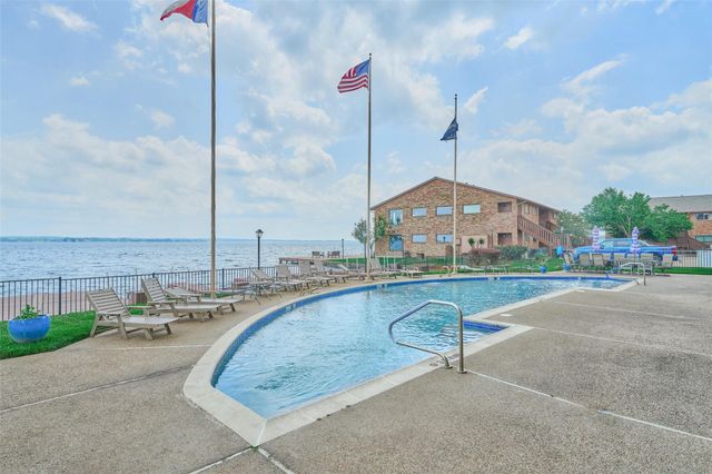 801 River Road 105D, Montgomery, TX 77356