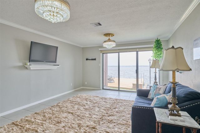 801 River Road 105D, Montgomery, TX 77356