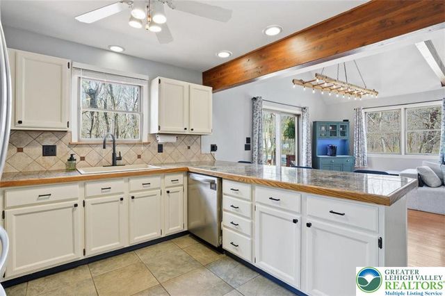 54 Berry Lane, Penn Forest Twp, PA 18229