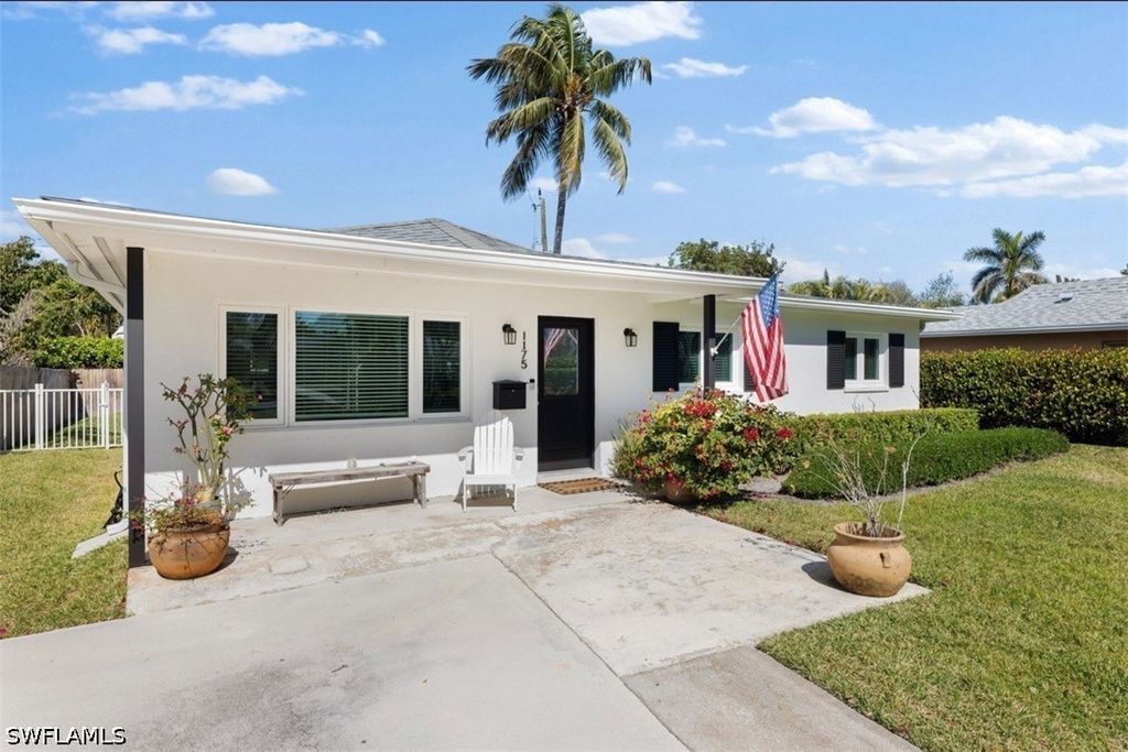 1175 9th AVE N, Naples, FL 34102